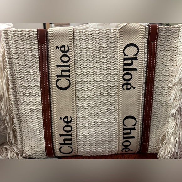 Authentic Chloé Woody Medium Woven Fringe Tote - Picture 3 of 15
